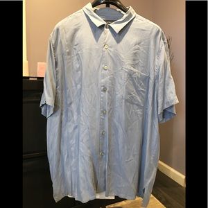 Men’s button down casual shirt sleeve shirt